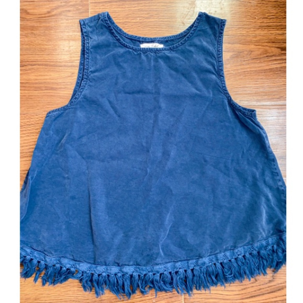 Unpublished fringe hem top